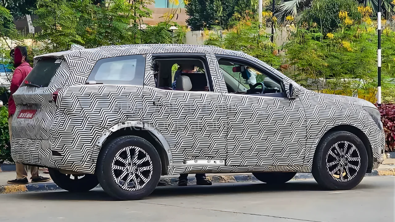 Mahindra XUV700 7-Seater 2026